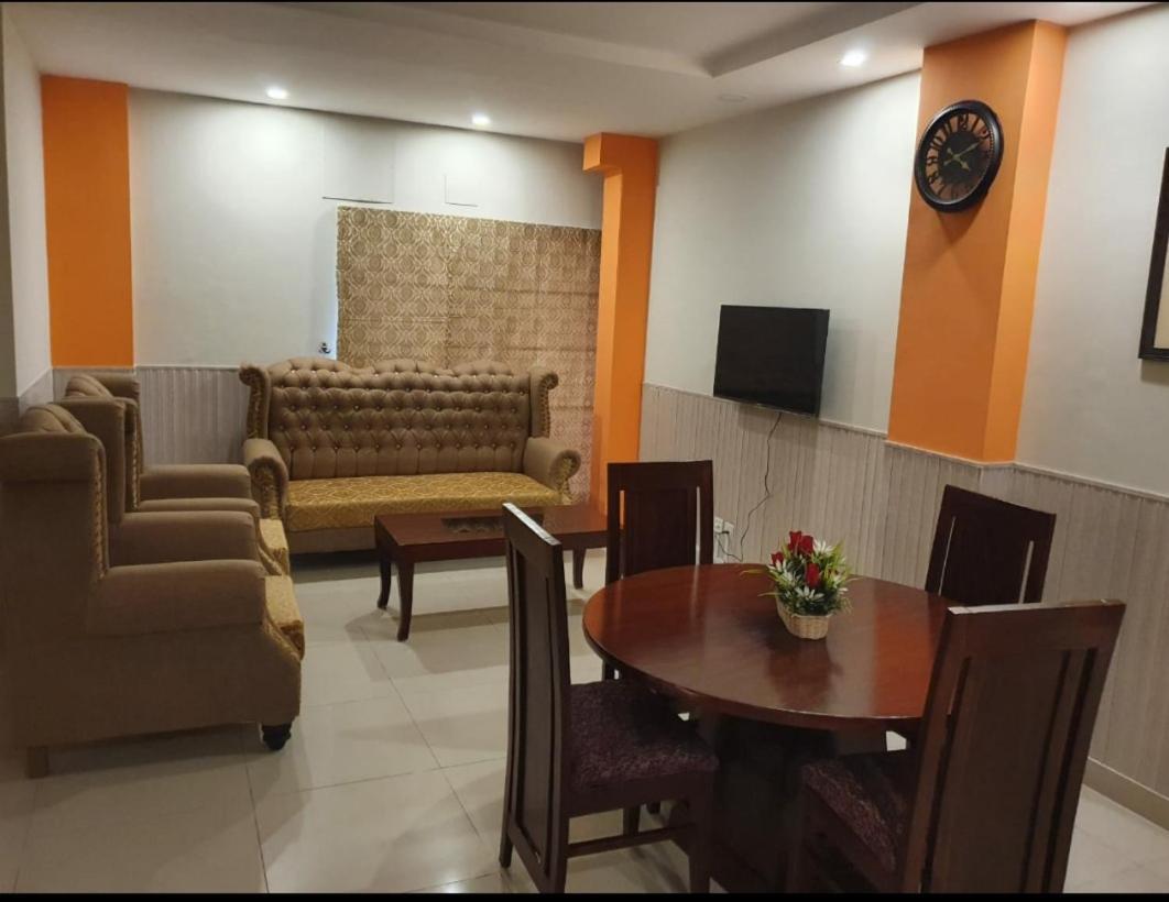 Hak Mall Suites And Apartments Rawalpindi Exterior foto